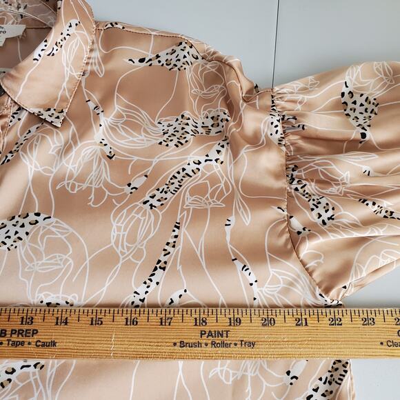 Women Entro Cheetah Beige Balloon Sleeve Blouse Top M Neutral Career Modern NEW - Picture 9 of 11